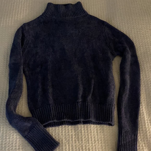 ✨ HOST PICK Aritzia sweater ✨ - Picture 7 of 8